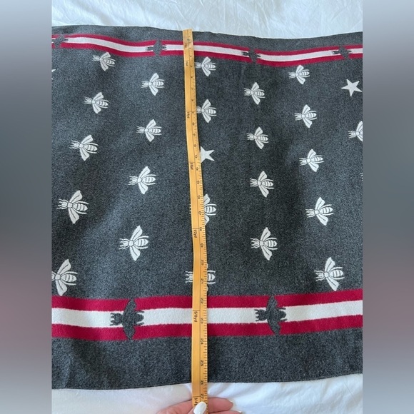 Peter Glenn Ski & Sports Scarf | BORDER POM FOX TRIM | Bumble Bees. - Picture 4 of 7